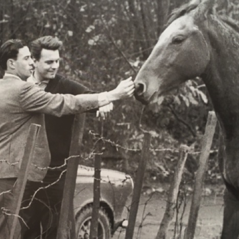 Pendant les reconnaissances du RAC 1966 avec le rallyman Roger Clark Pendant les reconnaissances du RAC 1966 avec le rallyman Roger Clark